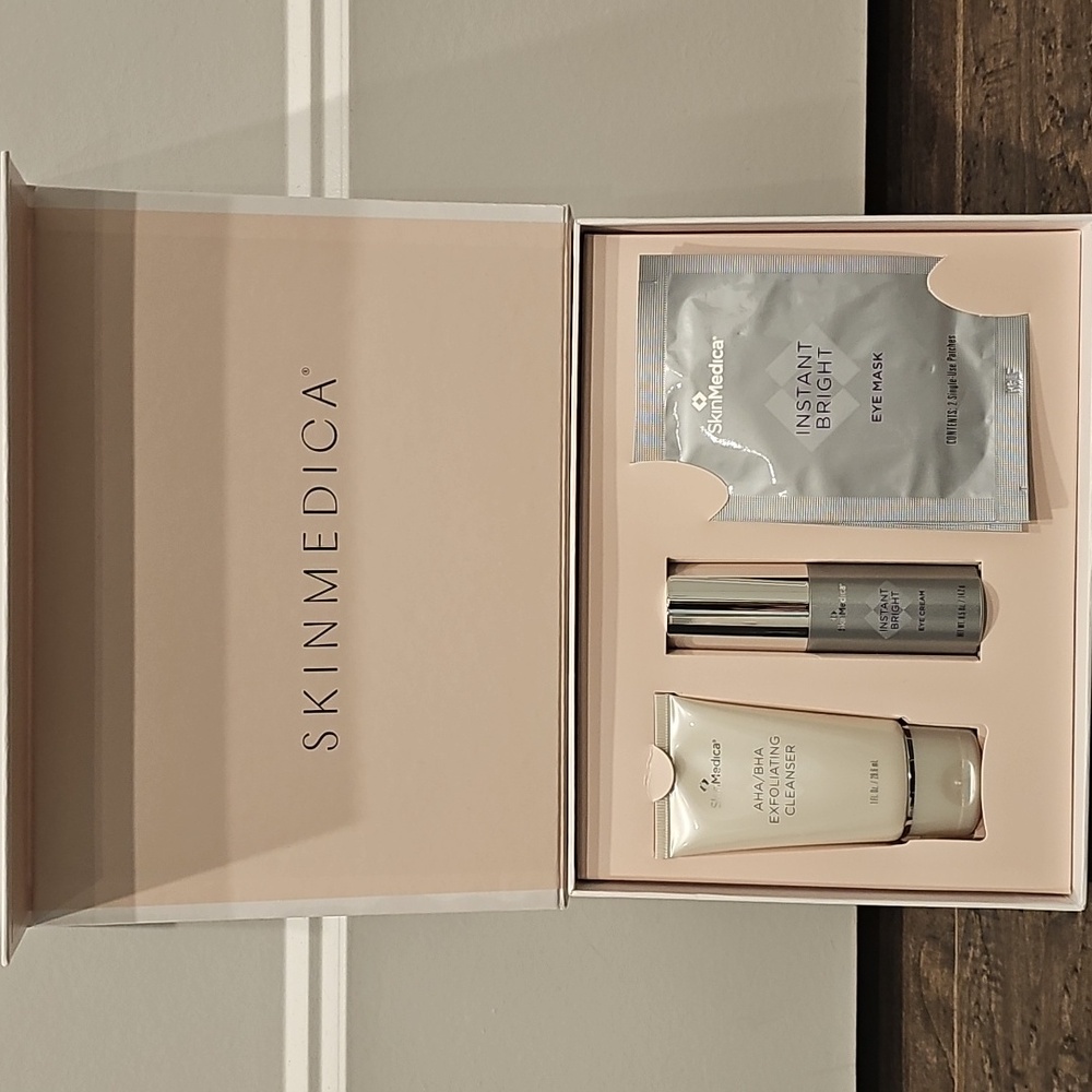 Brand New SkinMedica Brightening Essentials Kit - Picture 5 of 6